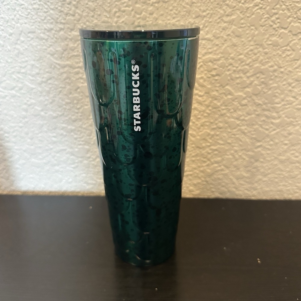Starbucks 2022 Mermaid Scale‎ Siren Green Metal Tumbler 24 oz Cup Venti Lid